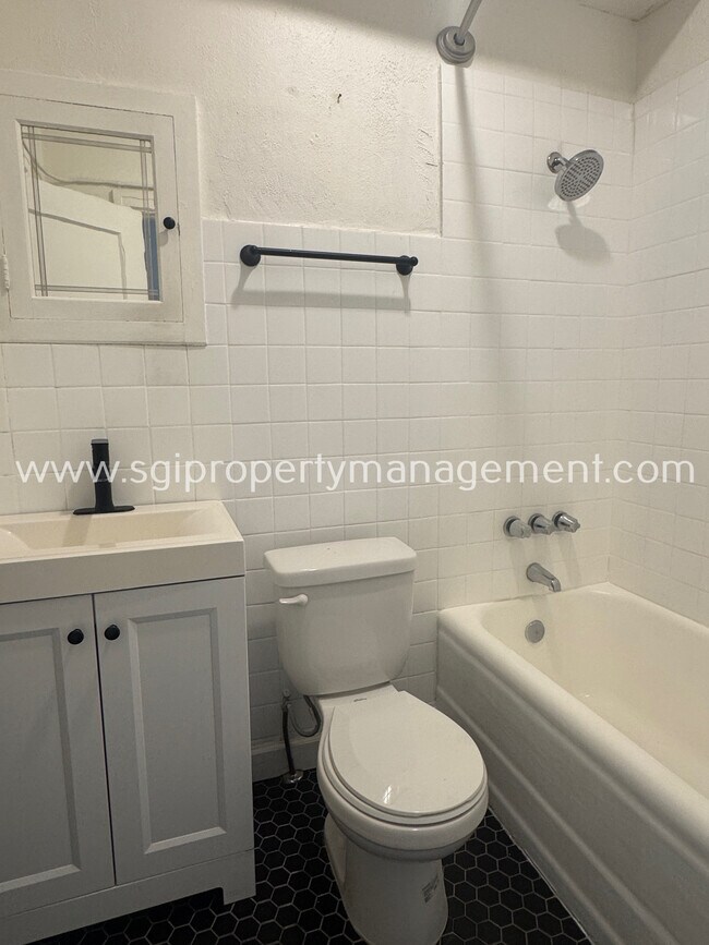 541 W Monte Vista Rd Phoenix, AZ 85003 photo 5