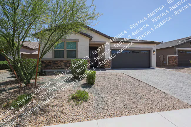 7513 W Illini St Phoenix, AZ 85043 photo 2