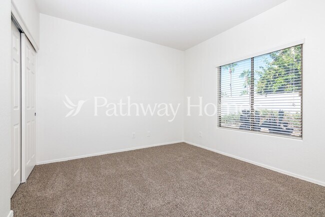 13843 W Watson Ln Surprise, AZ 85379 photo 5