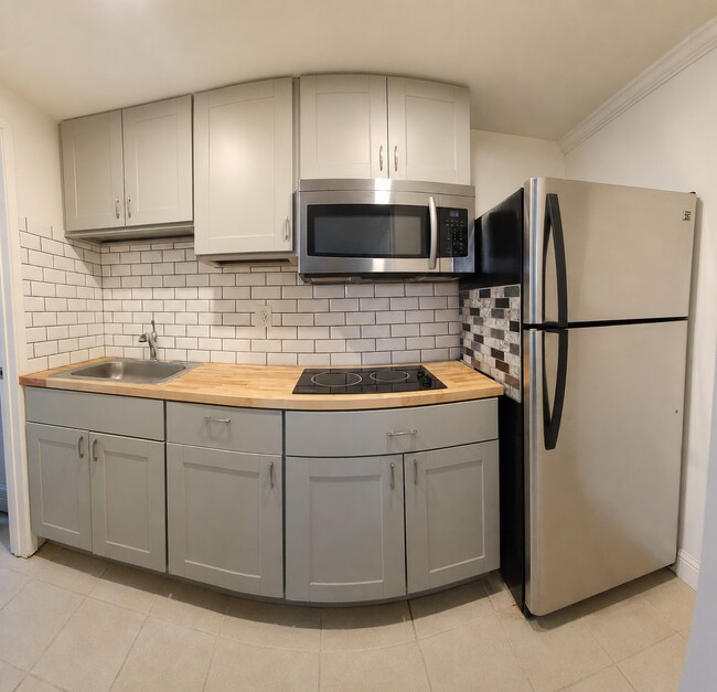 830 Spruce Ct Rodeo, CA 94572 photo 4