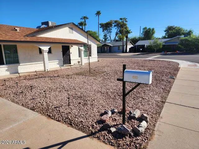630 E Julie Dr Tempe, AZ 85283 photo 2