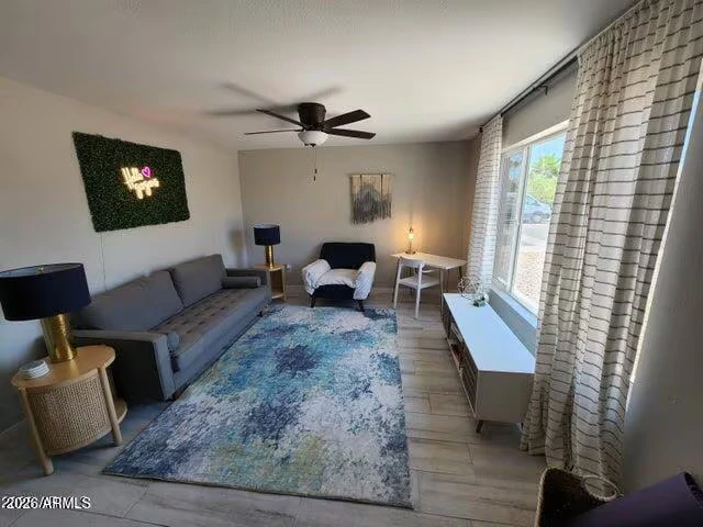 630 E Julie Dr Tempe, AZ 85283 photo 4
