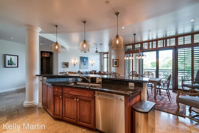 8 Biltmore Estates Dr Phoenix, AZ 85016 photo 3