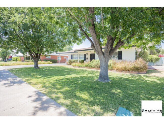 1838 E Hazelwood St Phoenix, AZ 85016 photo 3