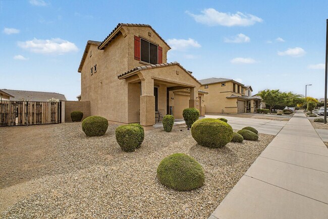 18235 W Ida Ln Surprise, AZ 85387 photo 2