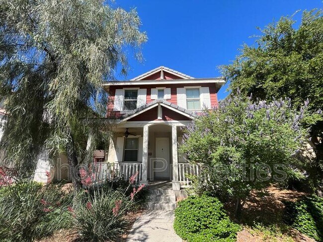 2958 N Clanton St photo 2