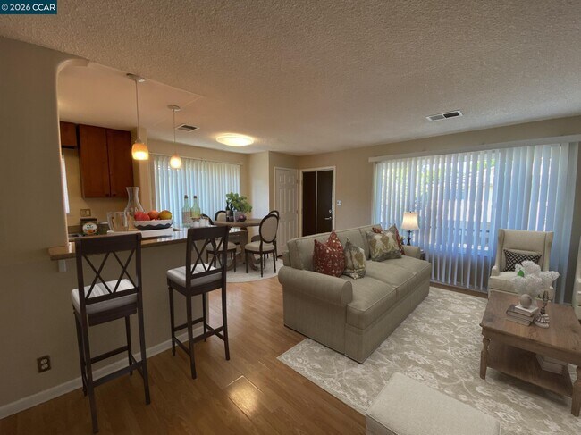 2118 Peppertree Way Antioch, CA 94509 photo 4
