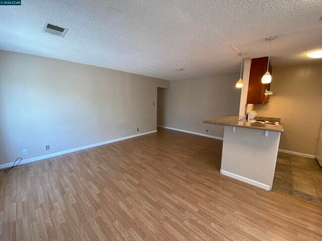 2118 Peppertree Way Antioch, CA 94509 photo 3