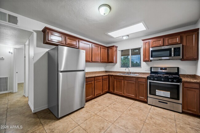 4115 N 18th Dr Phoenix, AZ 85015 photo 5