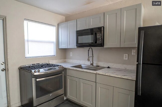 1022 S Montezuma Ave Phoenix, AZ 85003 photo 3