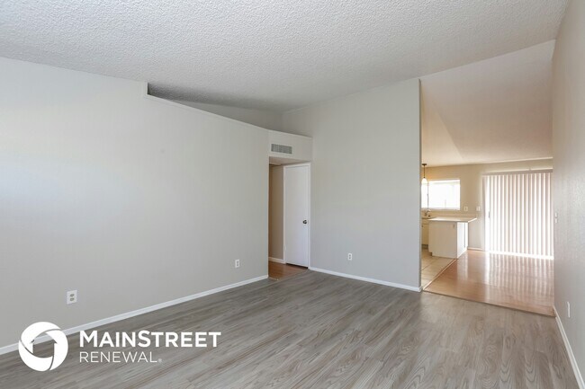1 W Kerry Ln Phoenix, AZ 85027 photo 3