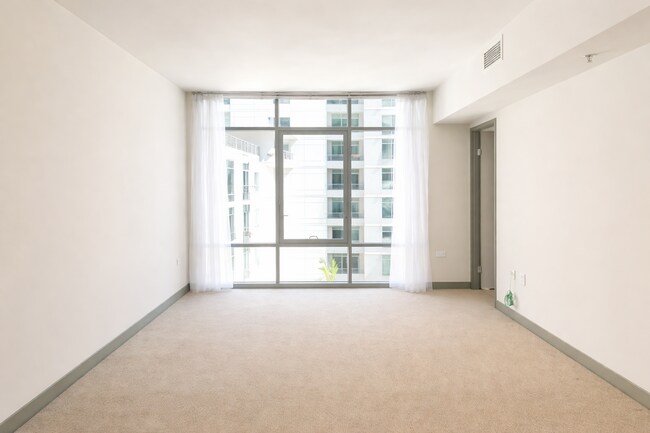 425 W Beech St San Diego, CA 92101 photo 4