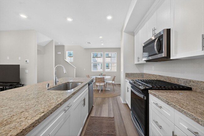 40379 Melrose Dr Temecula, CA 92591 photo 2