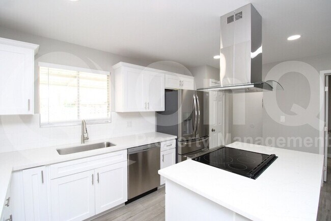 523 N Kirchoff Mesa, AZ 85203 photo 2