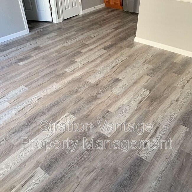 846 N Stapley Dr Mesa, AZ 85203 photo 3