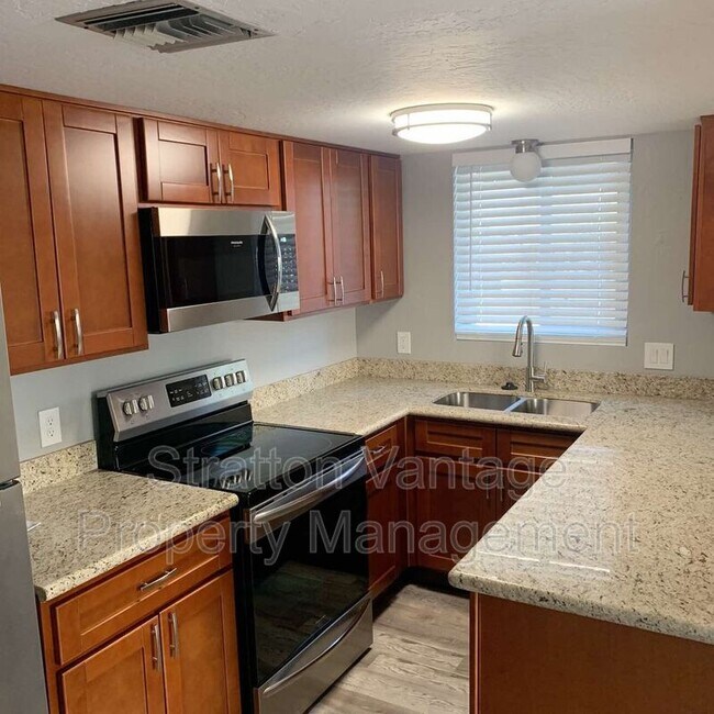 846 N Stapley Dr Mesa, AZ 85203 photo 4