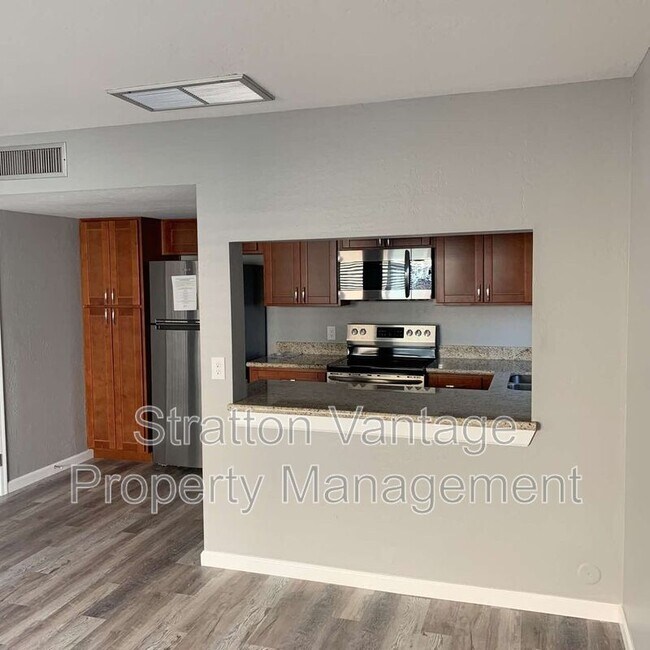 846 N Stapley Dr Mesa, AZ 85203 photo 2
