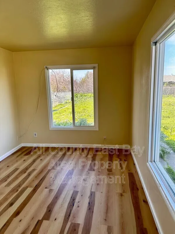 728 Cherry Way Hayward, CA 94541 photo 2