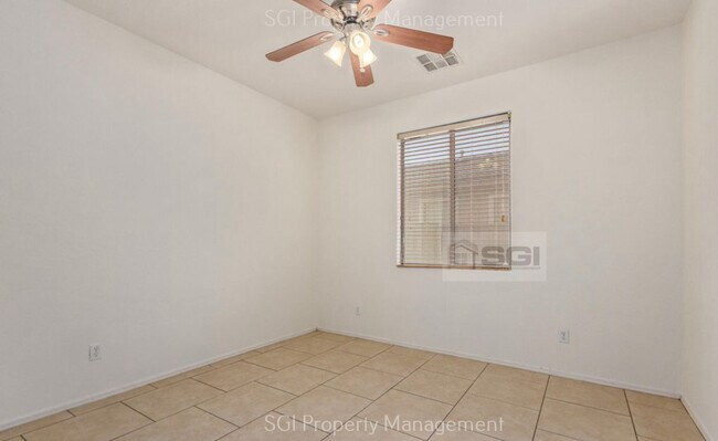 6414 S 72nd Ln Phoenix, AZ 85339 photo 4