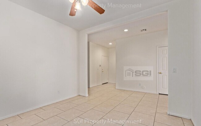 6414 S 72nd Ln Phoenix, AZ 85339 photo 5