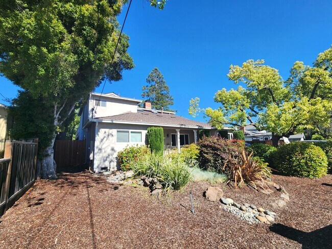 275 Alameda de las Pulgas Redwood City, CA 94062 photo 2