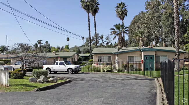 Chestnut Villas photo 2