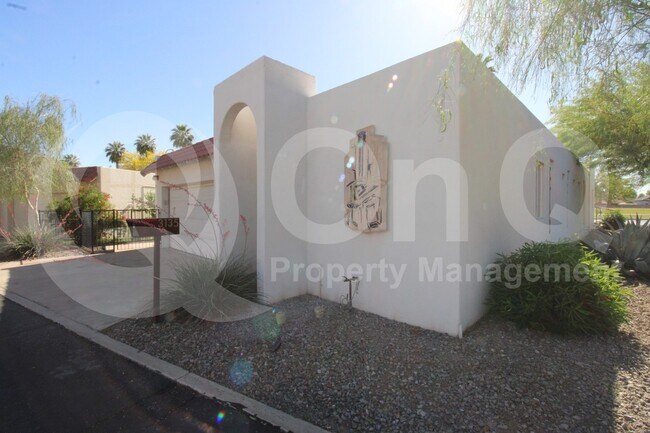 3135 N 48th St Phoenix, AZ 85018 photo 3