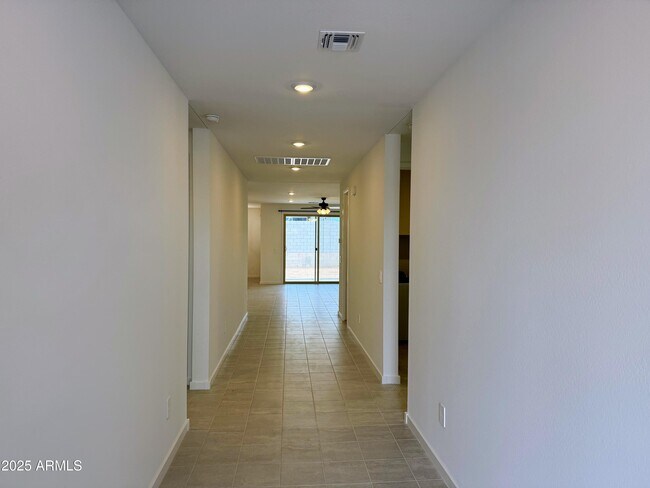 4249 W Hannah St photo 3