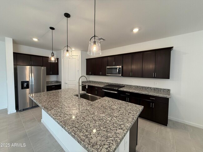 4249 W Hannah St photo 5