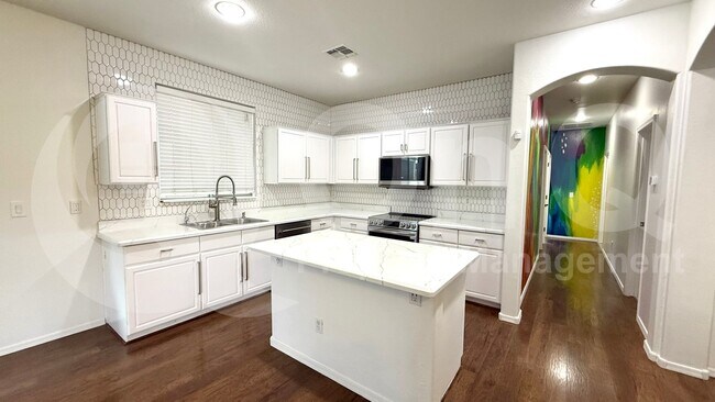 4927 W Magdalena Ln Phoenix, AZ 85339 photo 4