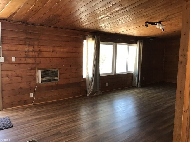 27625 Smith Rd Winchester, CA 92596 photo 4
