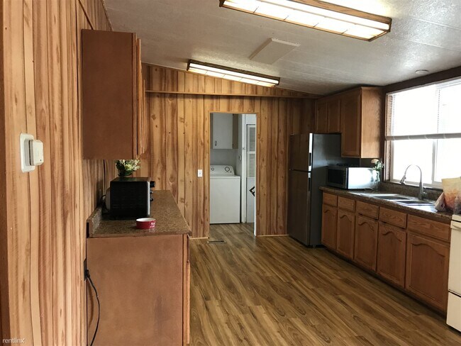 27625 Smith Rd Winchester, CA 92596 photo 3