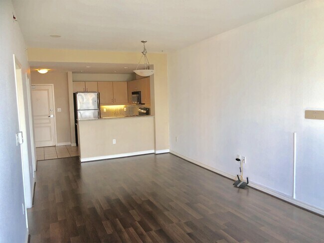 300 W Beech St San Diego, CA 92101 photo 4