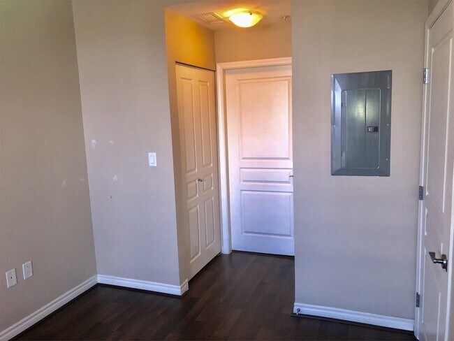 300 W Beech St San Diego, CA 92101 photo 5