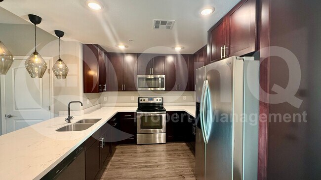 2821 S Skyline Dr Mesa, AZ 85212 photo 2