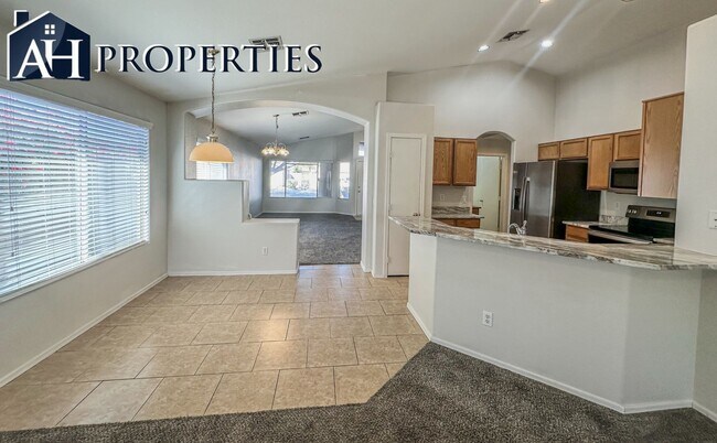 8153 W Clara Ln Peoria, AZ 85382 photo 3