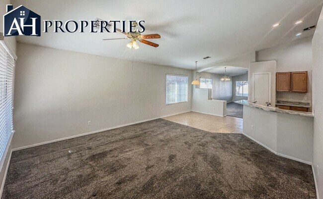 8153 W Clara Ln Peoria, AZ 85382 photo 5
