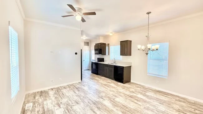 1727 S Hill Ave Fallbrook, CA 92028 photo 4
