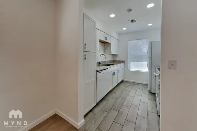 6657 W Ocotillo Rd Glendale, AZ 85301 photo 4