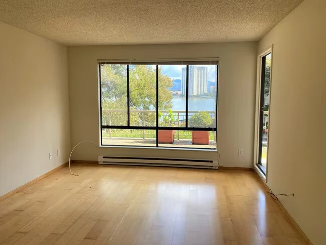 7 Captain Dr Emeryville, CA 94608 photo 2