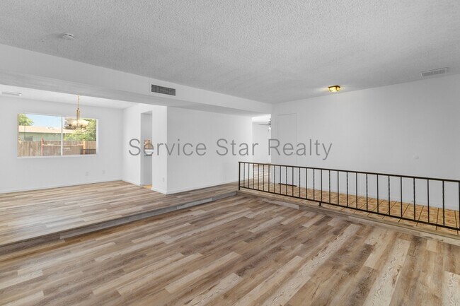 12602 N Columbine Dr Phoenix, AZ 85029 photo 5
