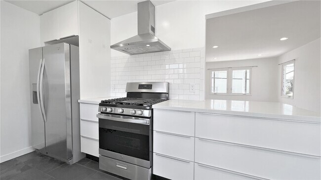 1023 Washington Ave Albany, CA 94706 photo 4