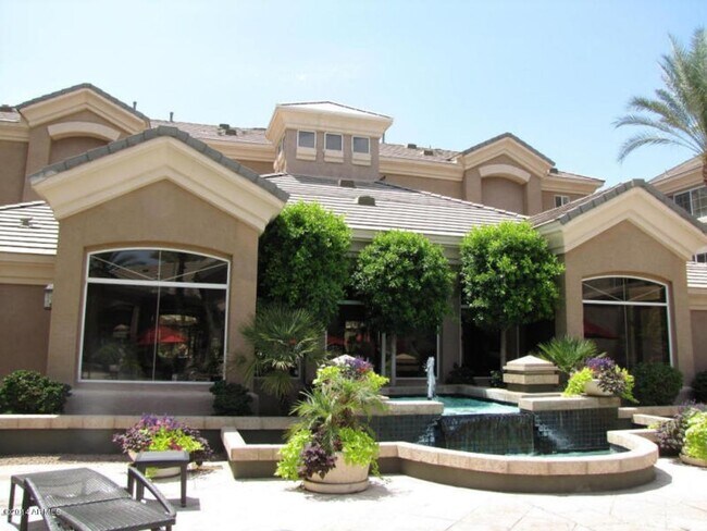 4465 E Paradise Vlg Pkwy S Phoenix, AZ 85032 photo 3