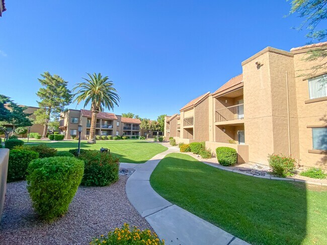 Charming 2-Bedroom Condo in Desirable McCormick Ranch photo 2
