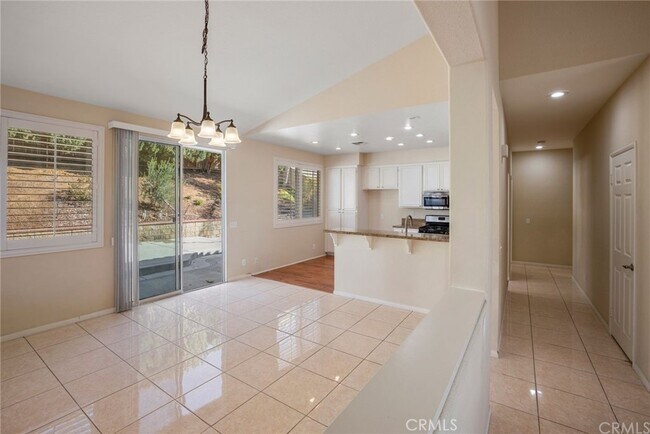 24058 Verdun Ln Murrieta, CA 92562 photo 3