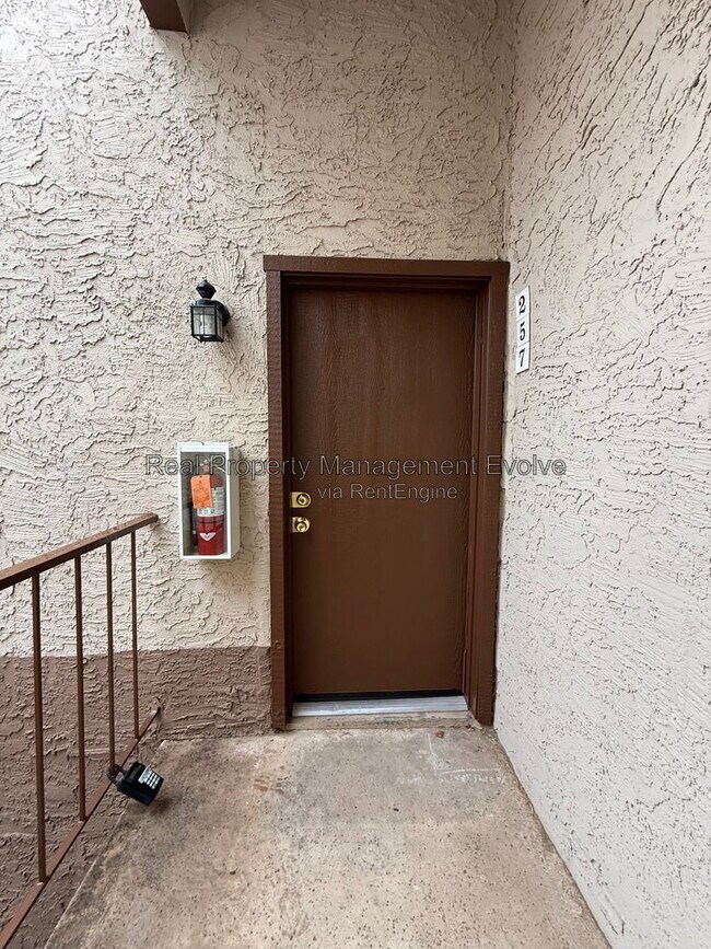 4554 E Paradise Village Pkwy N Phoenix, AZ 85032 photo 2