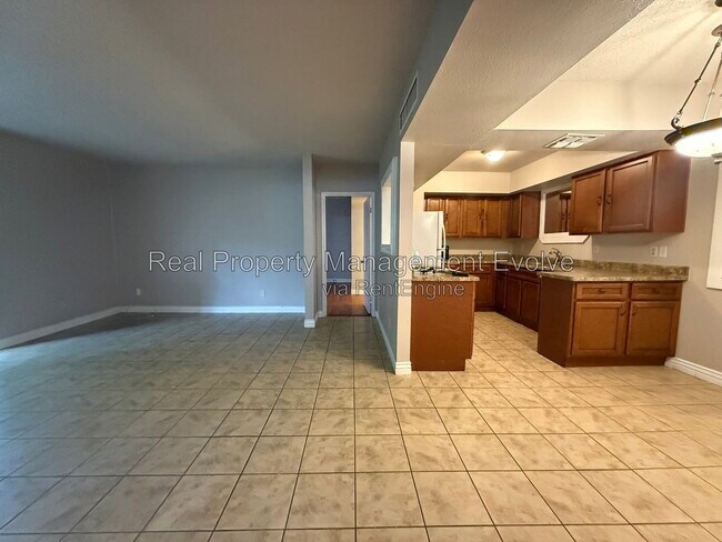 4554 E Paradise Village Pkwy N Phoenix, AZ 85032 photo 3