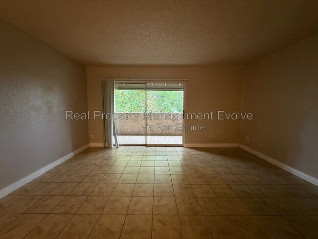4554 E Paradise Village Pkwy N Phoenix, AZ 85032 photo 5
