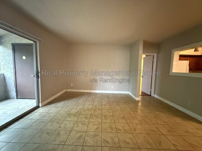 4554 E Paradise Village Pkwy N Phoenix, AZ 85032 photo 4