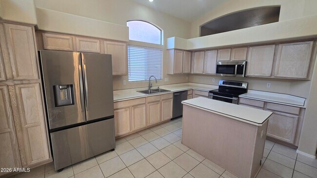 8362 W Melinda Ln Peoria, AZ 85382 photo 2